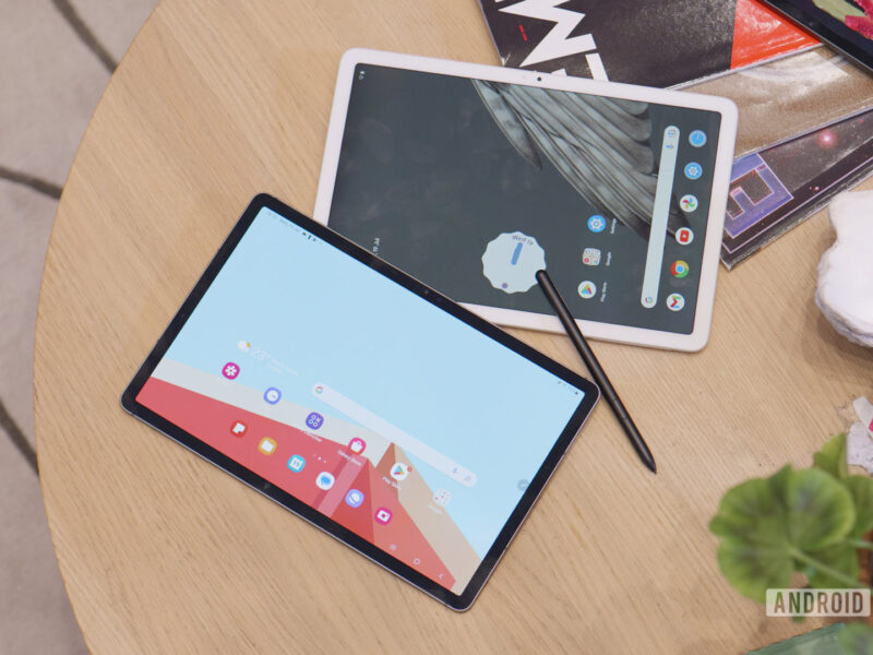 Android 15 Tab S9 and Pixel tablet displays