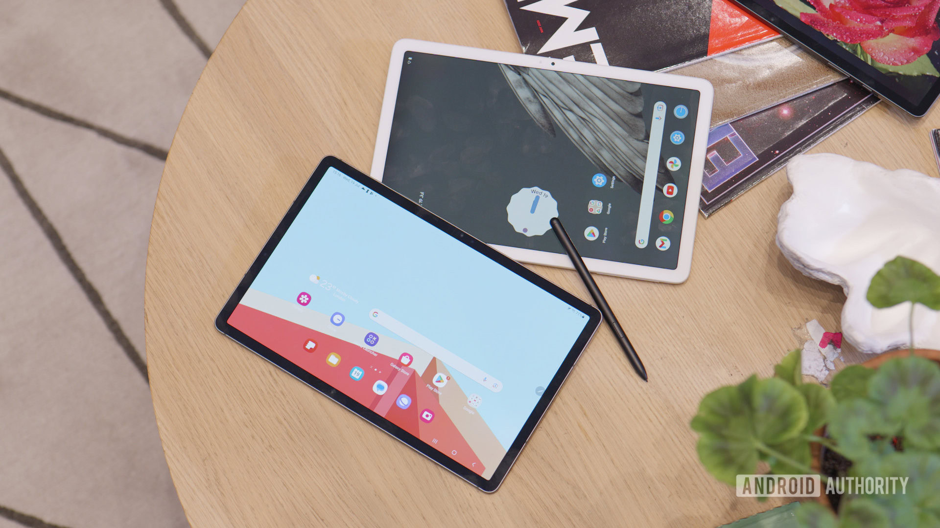 Android 15 Tab S9 and Pixel tablet displays